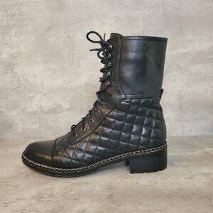 Vince Camuto Boots Womens Size 9M Quilted Leather Combat Lace Up Chain Detail